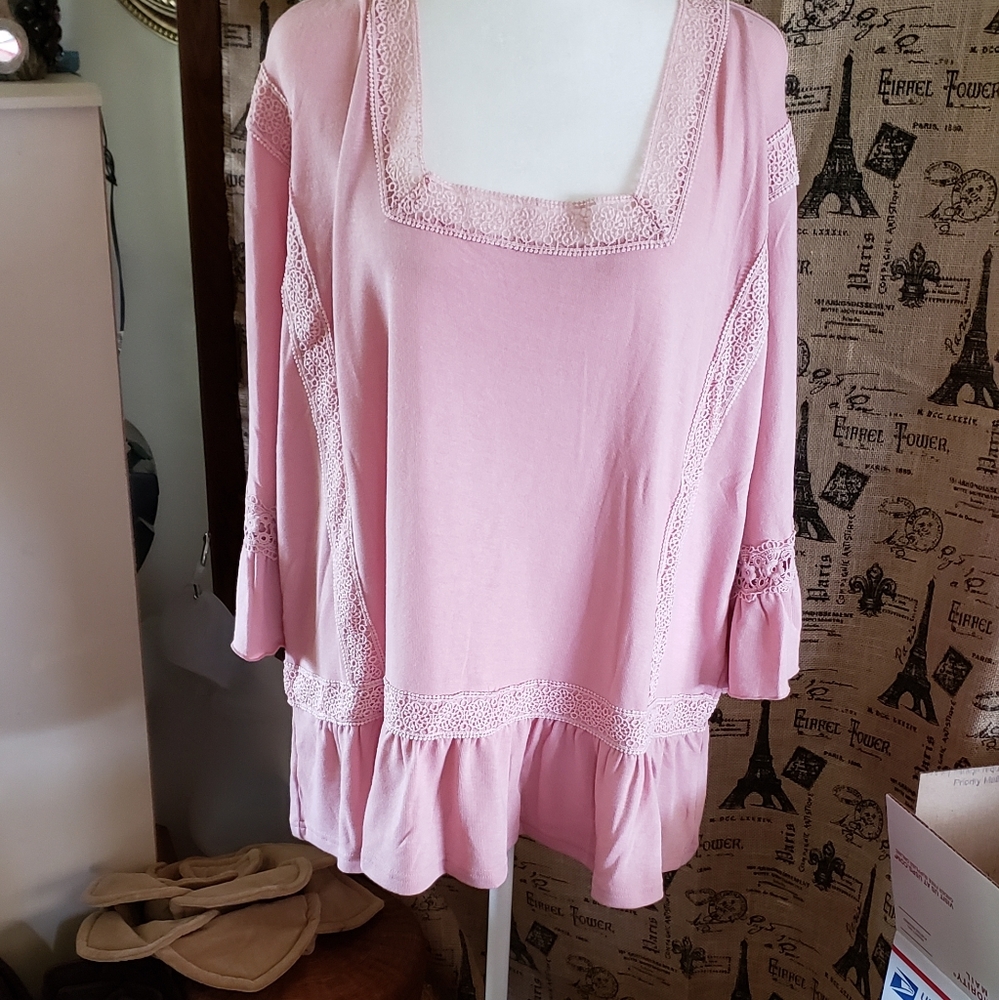 🆕️Suzanne Betro | Pink Knit Top - Picture 4 of 10
